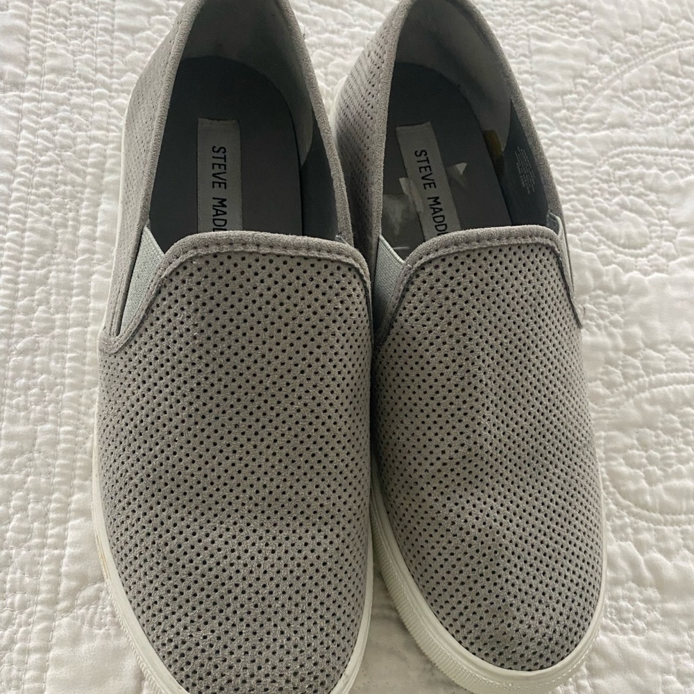 Women’s shoes